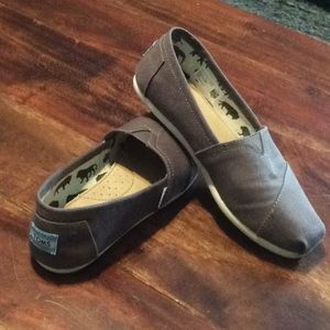 Toms shoes
